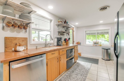 Glouster House | 1 Mi to Burr Oak Lake: Home w/Deck & Patio!