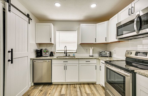 Terrace Park House | 1 Mi to Busch Gardens: Modern Home w/Private Yard