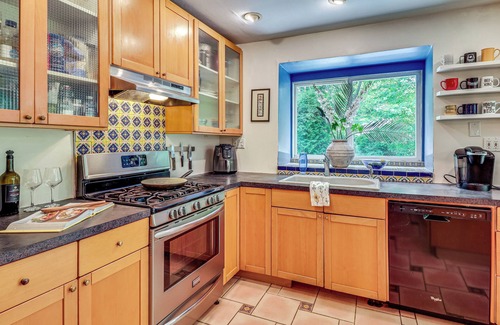 Princeton House | 1 Mi to Campus: Princeton Home w/Furnished Deck
