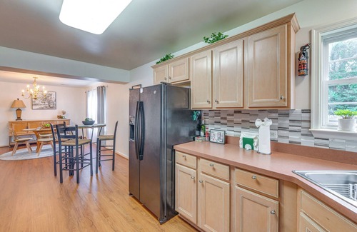 Issue House | 1 Mi to Colonial Beach Boardwalk! Cozy Family Home