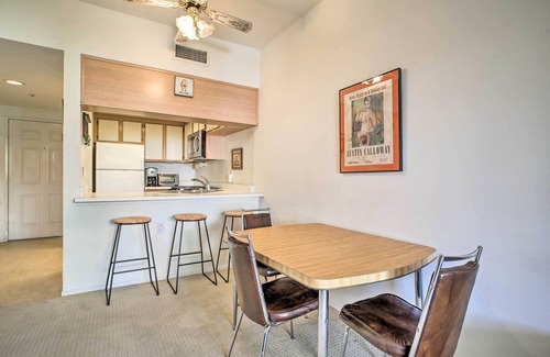Cathedral City Condo | 1 Mi to Dtwn Cathedral City: Condo w/Balcony
