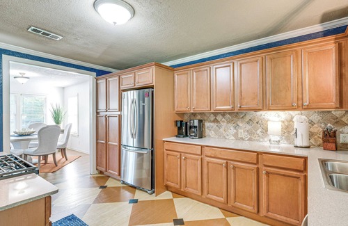 Brenham House | 1 Mi to Dtwn: Family-Friendly Brenham Bungalow!
