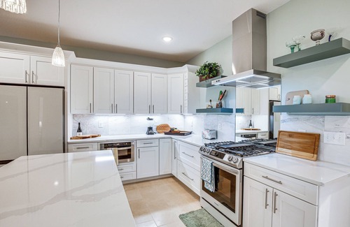 Pine Island House | < 1 Mi to Dtwn Pine Island: Updated Home w/Yard!
