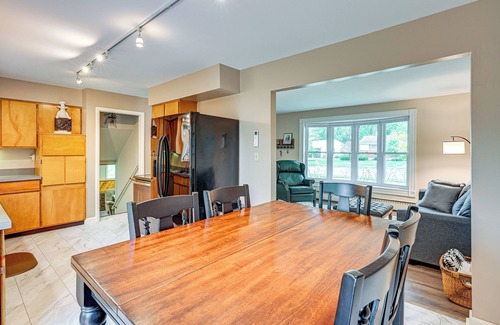 Owosso House | 1 Mi to Dtwn: Suburban Home w/Yard in Owosso