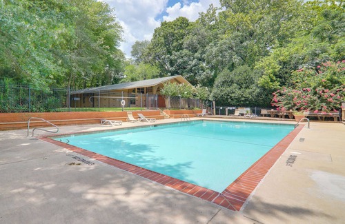 Athens Condo | 1 Mi to Dtwn & UGA: Condo w/Pool in Athens!