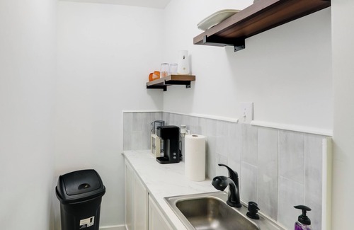 Greenwood Apartment | < 1 Mi to Dtwn: Updated Studio in North Greenwood!