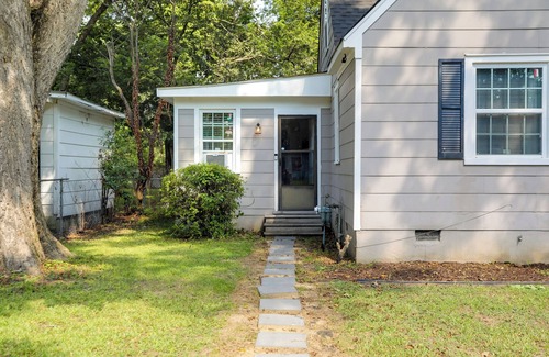 Greenwood Apartment | < 1 Mi to Dtwn: Updated Studio in North Greenwood!