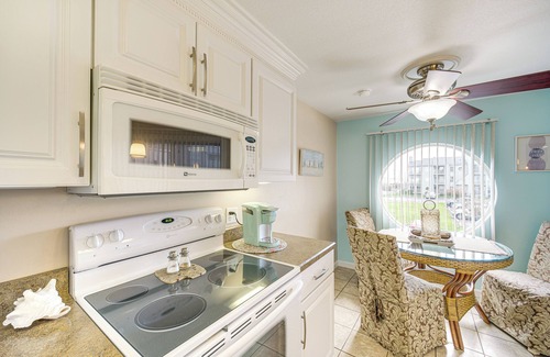 Port Clinton Condo | 1 Mi to Ferry: Port Clinton Condo w/Beach View!