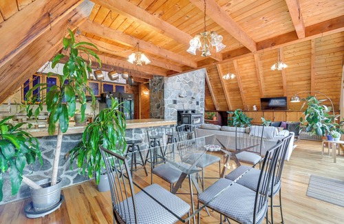 Town of Grafton House | 1 Mi to Grafton Lakes St Prk: A-Frame in the Woods