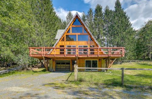 Town of Grafton House | 1 Mi to Grafton Lakes St Prk A-Frame in the Woods