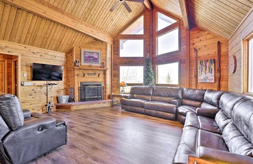 Innsbruck Val Moritz House | 1 Mi to Granby Ranch Family-Friendly Cabin!