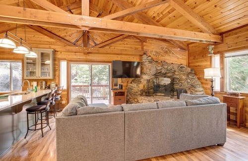 Upper Kingsbury House | 1 Mi to Heavenly Resort: Cozy Home w/Deck!