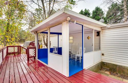 Clarkdale House | 1 Mi to Lake Allatoona Family Home on Farm!