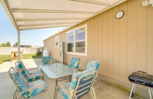 Coulee City House | 1 Mi to Lake Getaway with Patio in Coulee City!