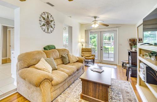 Sebring House | 1 Mi to Lake Jackson Home with Screened Patio!