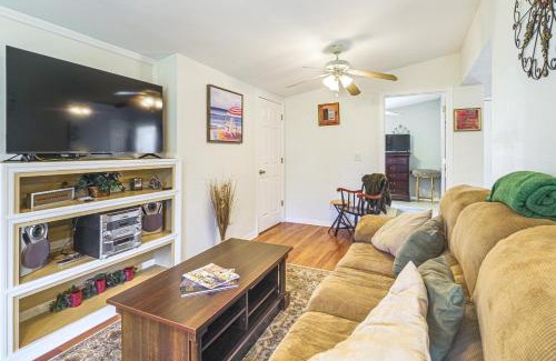 Sebring House | 1 Mi to Lake Jackson Home with Screened Patio!