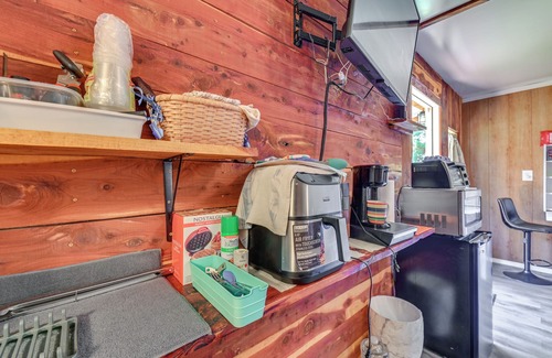 Kingston Apartment | 1 Mi to Lake Texoma: Cozy Studio w/Outdoor Space!