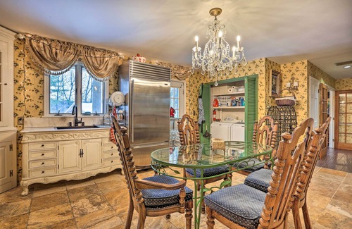 White Mills Villa | 1 Mi to Lake Wallenpaupack: Spacious Poconos Villa