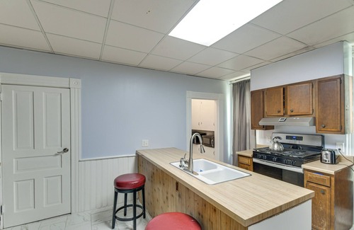 Galesburg Apartment | < 1 Mi to Main St: Quiet Apartment in Galesburg!