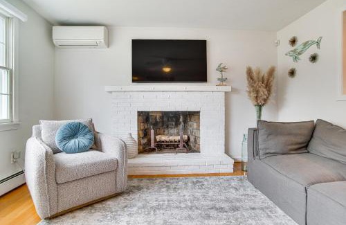 North Falmouth House | 1 Mi to Megansett Beach Charming Cape Cod Home