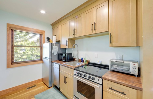 Bryson City Apartment | 1 Mi to Nantahala River: Mtn-View Retreat!