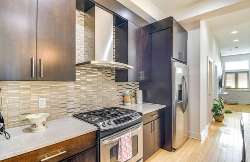 Old City House | 1 Mi to Old Town: Philadelphia Townhome w/Patio!