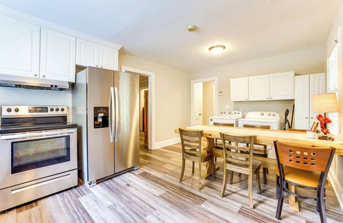 Greenville - Spartanburg House | < 1 Mi to Paris Mtn State Park: Retreat w/Deck!