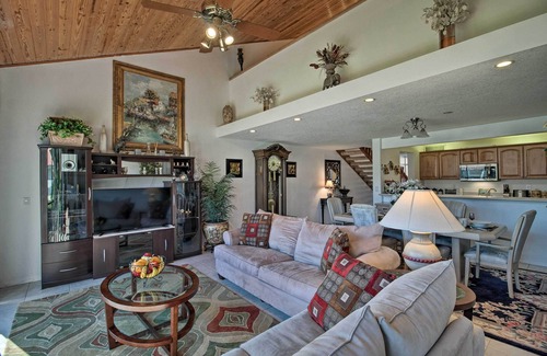 Hunt Club House | 1 Mi to PGA Golf: Retreat w/Pool in Palm Beach