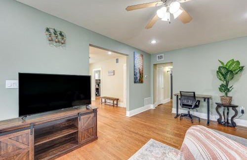 Uptown Apartment | 1 Mi to San Antonio Zoo Olmos Park Apt!