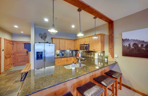 Kellogg Condo | < 1 Mi to Silver Mountain: Luxury Condo w/Views