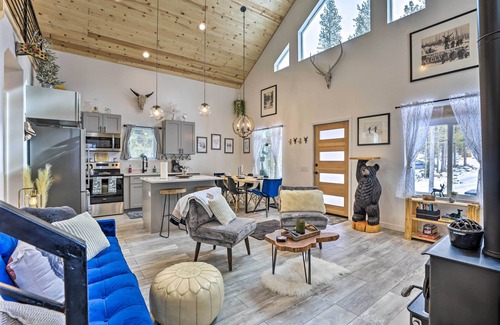 Saint Mary's Cabin | 1 Mi to St Mary’s Glacier Trail: Modern Mtn Cabin!