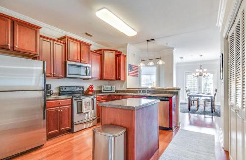Athens Apartment | 1 Mi to UGA Charming Athens Condo with Balconies!