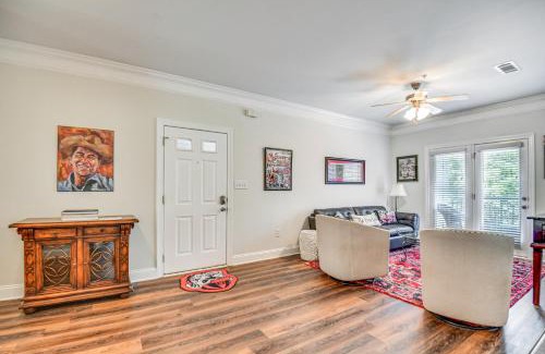 Athens Apartment | 1 Mi to UGA Charming Athens Condo with Balconies!
