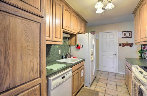 Richardson House | 1 Mi to University of Texas: Home in Richardson!