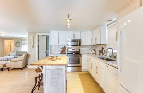 Harrison House | 1 Mi to Wilson State Park: Harrison Home w/Yard!