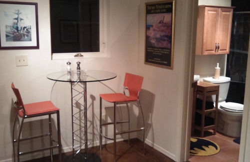 Sam Hughes Cottage | 1 mile east of the University of Arizona . 1.25 miles from UMC .