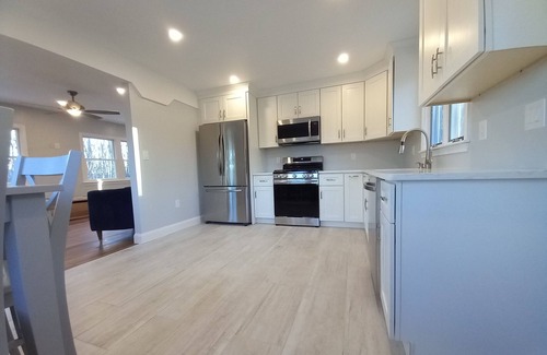 Ipswich Apartment | 1 Mile from Cranes Beach