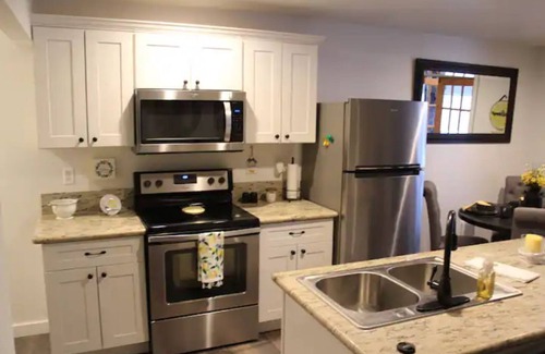 Willamina Apartment | 1 Mile from Spirit Mountain Casino! Cozy apartment that sleeps 6