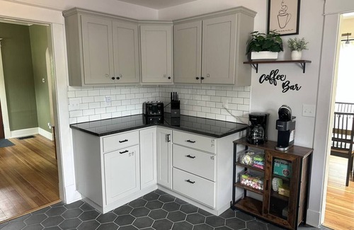 West End House | 1 mile to ASV, newly renovated with EV Charger