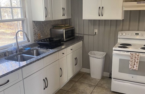 Westerly Cottage | 1 Mile To Beach, 2BR, 1 BA, sleeps 6