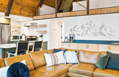 Mount Jackson Ski Chalet | 1 mile to Bryce Resort l 4 BR l Hot Tub l Fire Pit l Game Room