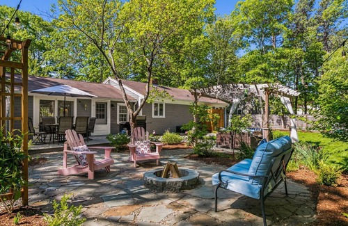 West Hyannisport House | 1 mile to Craigville Beach with Beach Pass and A/C!