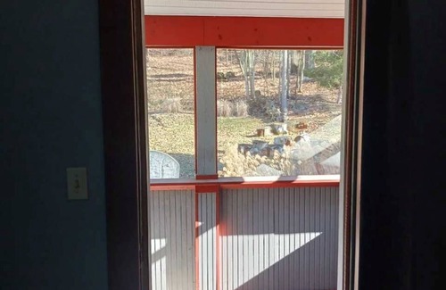 Oil City House | 1 mile to downtown amenities. Family size house near hiking and biking trails