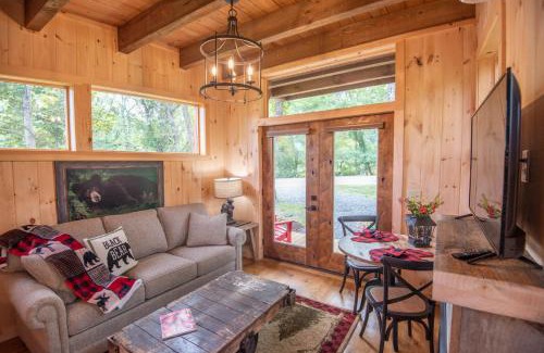 West Jefferson House | 1 Mile to Downtown West Jefferson Camping Cabin #1