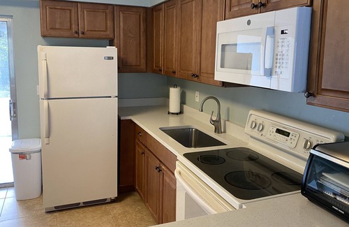 Hobe Sound Apartment | 1 mile to Hobe Sound Beach & The best golf courses!