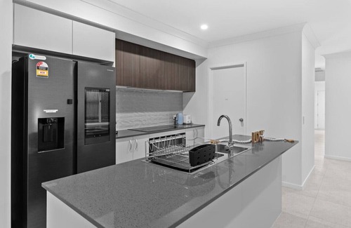 Bridgeman Downs House | 1 mins to Mall/Brandnew 4Beds cozy home/Ducted AC