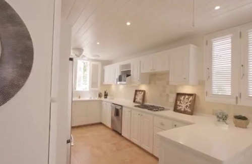 Clinketts Villa | 1 minute to the Beach! Family sized luxury Villa with Pool, West Coast Barbados