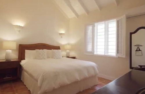 Clinketts Villa | 1 minute to the Beach! Family sized luxury Villa with Pool, West Coast Barbados