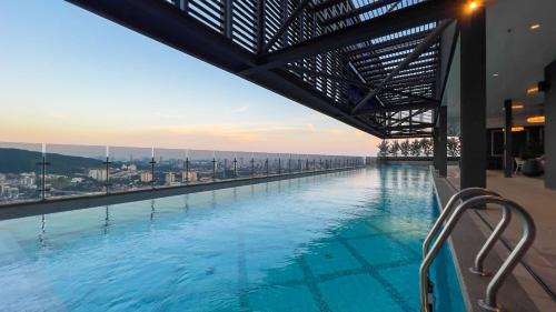 Petaling Jaya Apartment | 1 Mossaz with Skypool by Light House