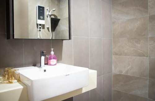 Petaling Jaya Apartment | 1 Mossaz with Skypool by Light House